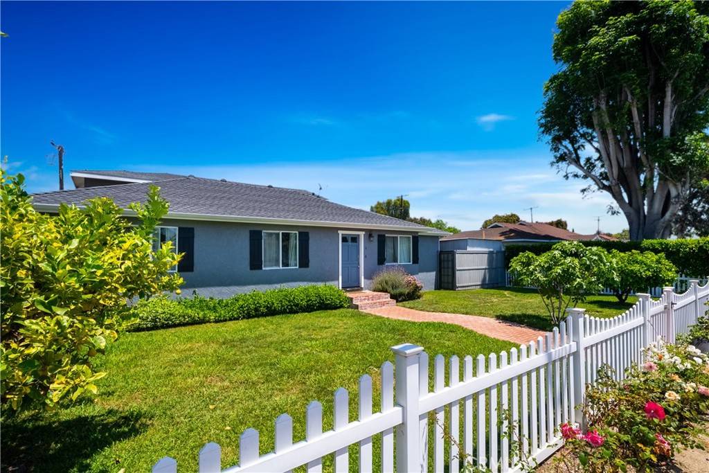 Costa Mesa, CA 92627,228 Del Mar AVE
