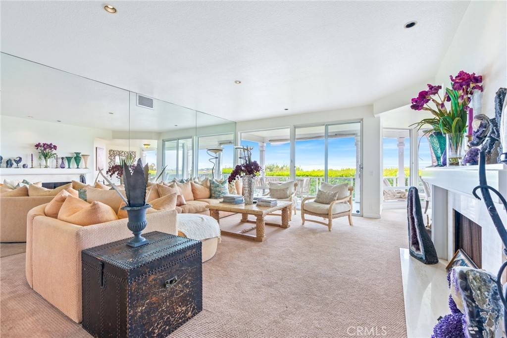 Newport Beach, CA 92660,35 Northampton CT #118