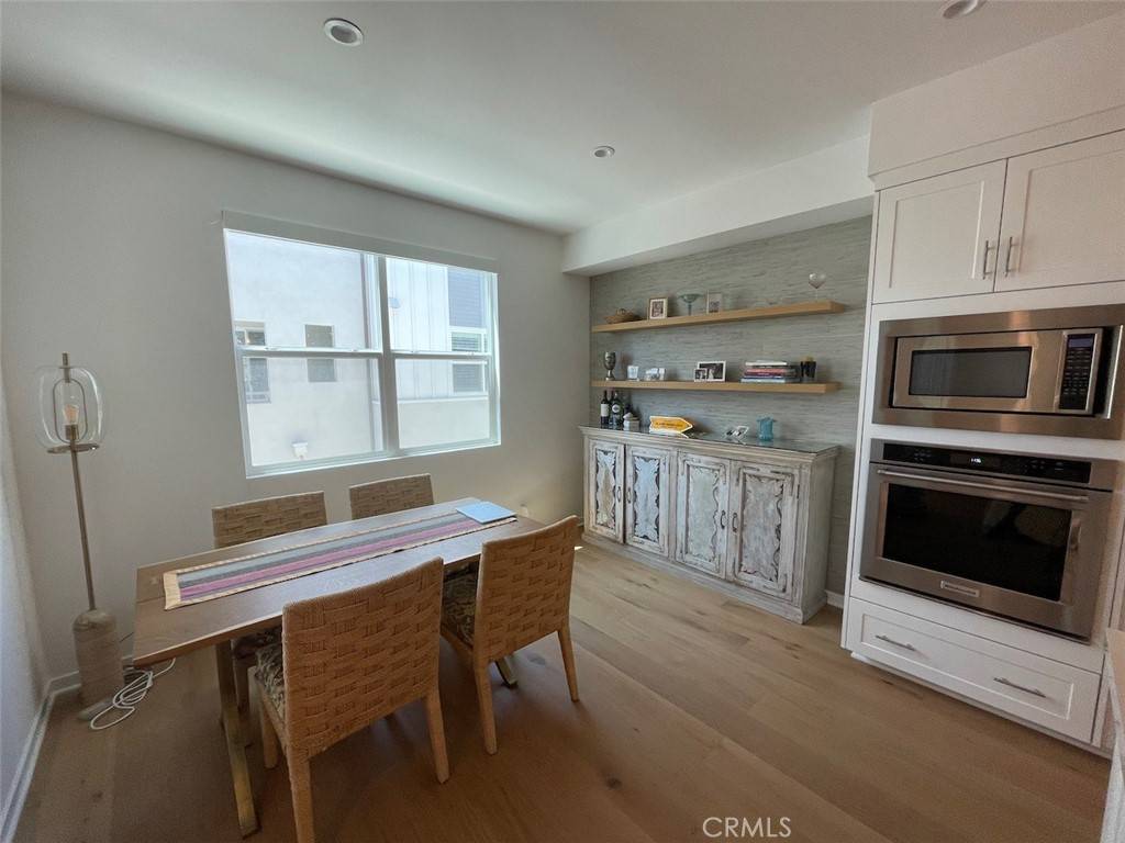 Newport Beach, CA 92660,1211 Winslow DR