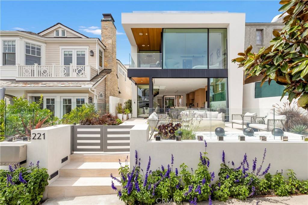 Corona Del Mar, CA 92625,221 Heliotrope AVE