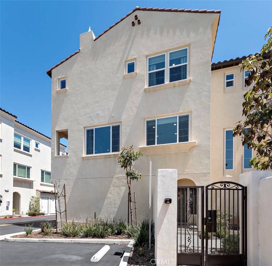 Costa Mesa, CA 92627,339 Ford RD