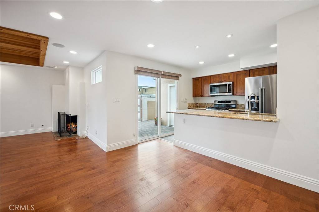 Newport Beach, CA 92663,215 Walnut ST