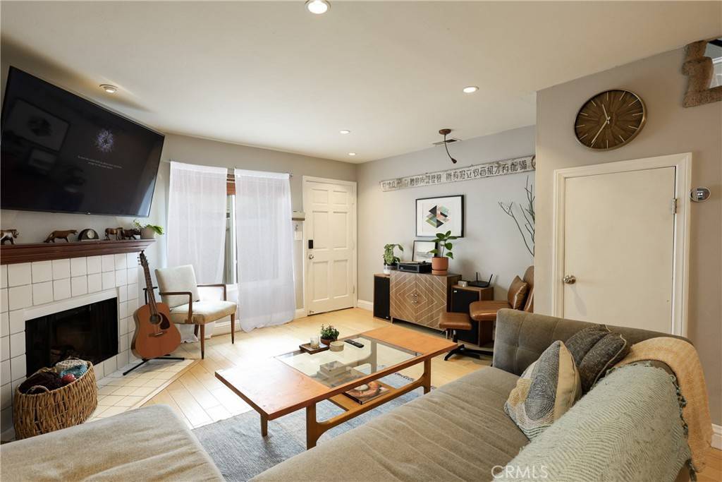 Costa Mesa, CA 92627,290 Victoria ST #19