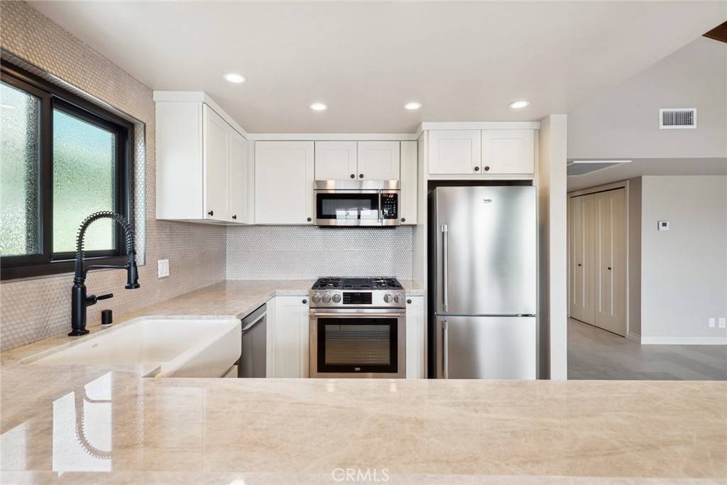 Corona Del Mar, CA 92625,410 Dahlia AVE #1/2