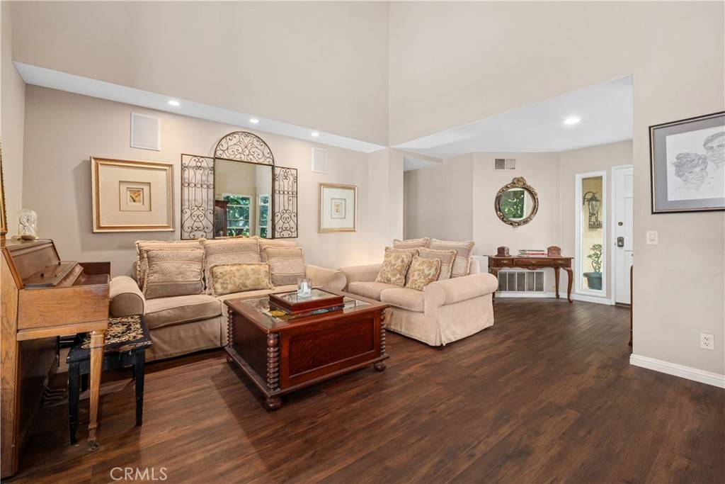 Irvine, CA 92604,9 Northgrove #11