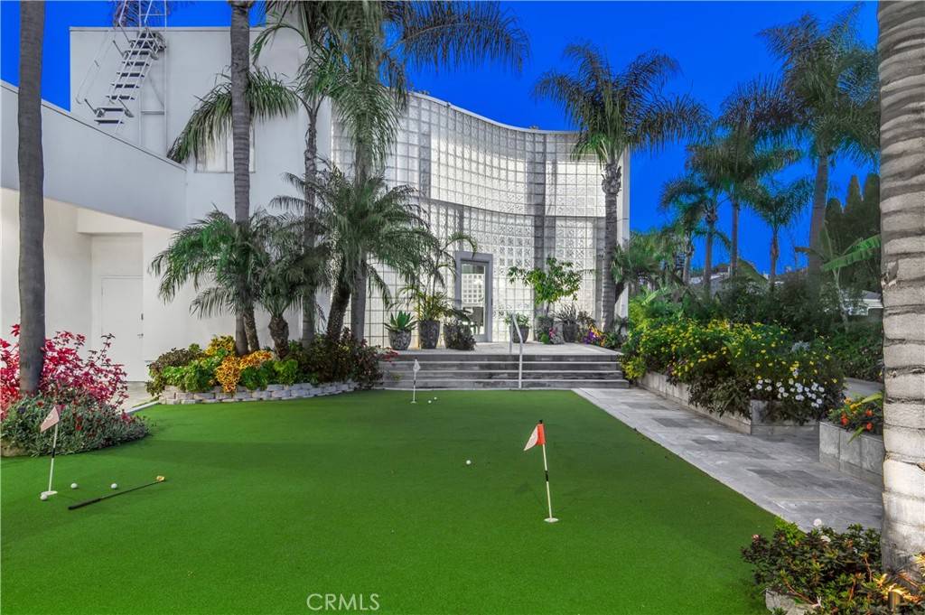 Newport Beach, CA 92660,20301 Cypress ST