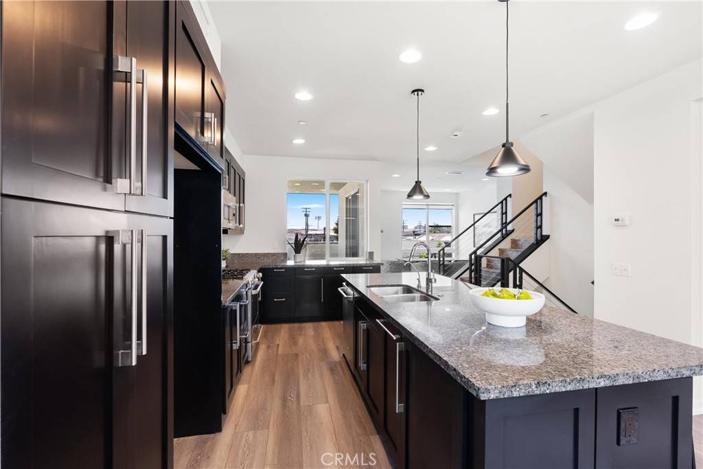 645 Channel Way Costa Mesa, CA 92627