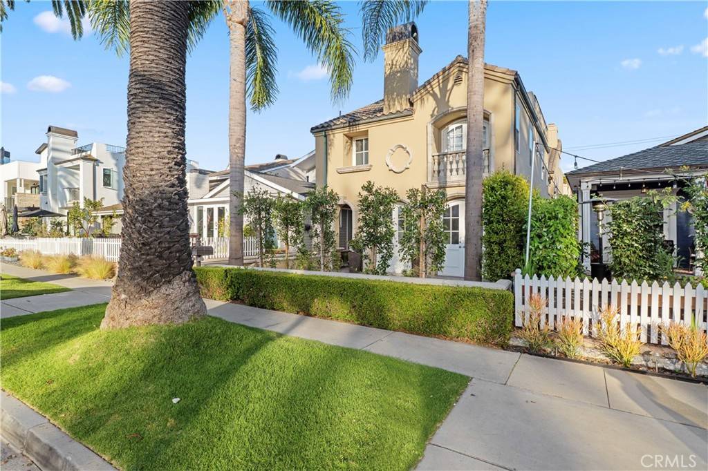 Corona Del Mar, CA 92625,504 Marguerite AVE