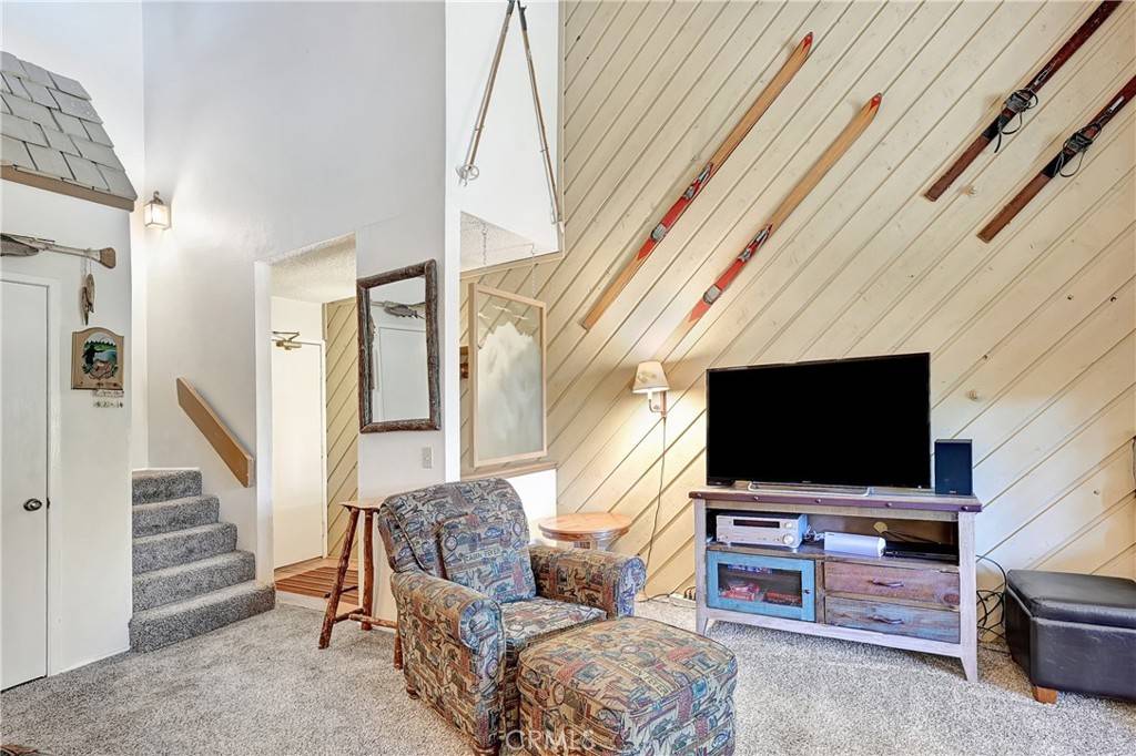 Mammoth Lakes, CA 93546,261 Lakeview BLVD #54