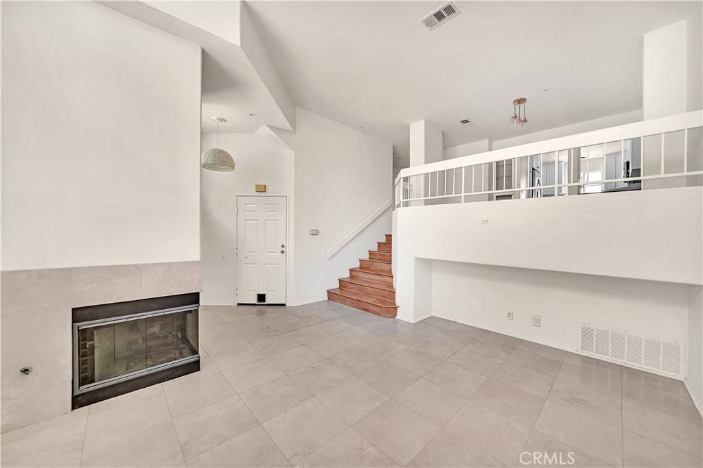 Huntington Beach, CA 92646,8312 Atlanta AVE #102