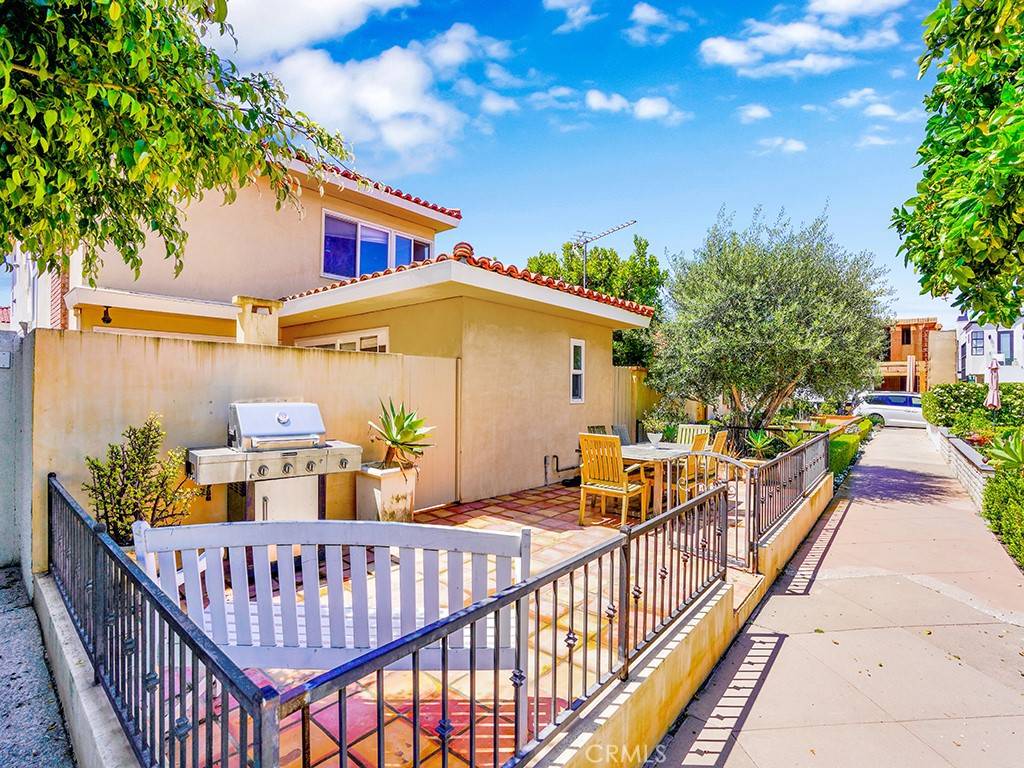 Newport Beach, CA 92663,107 Via Dijon