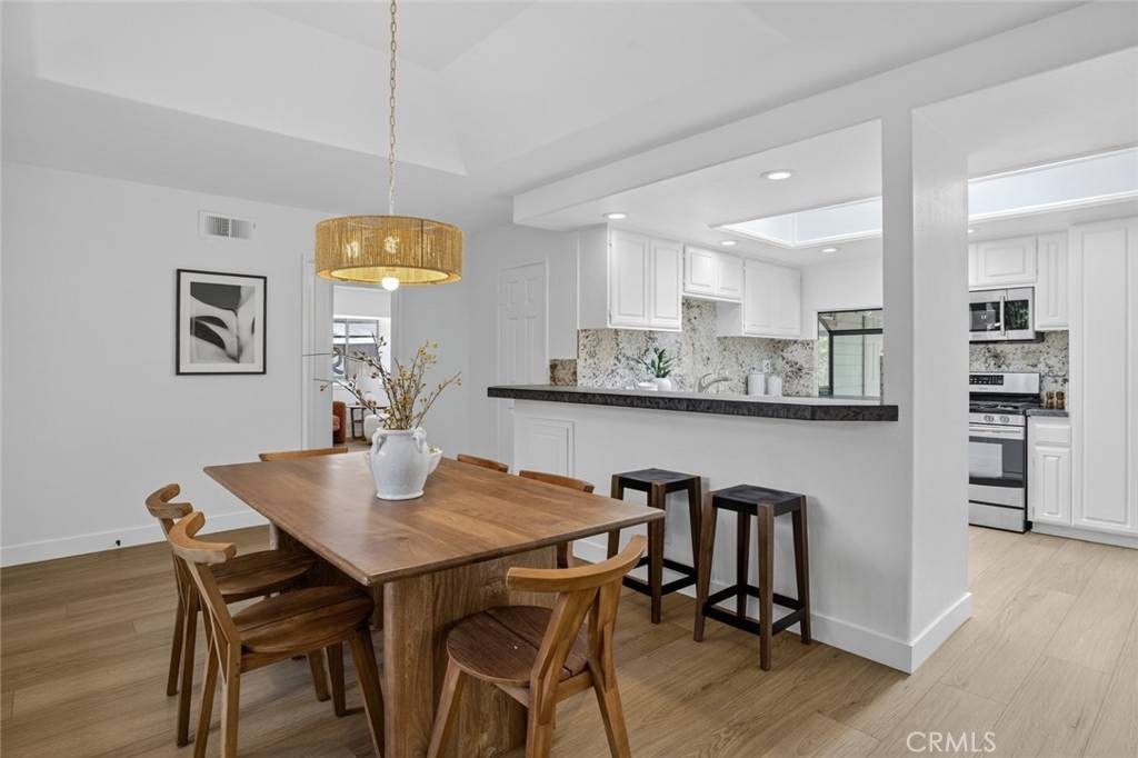 Costa Mesa, CA 92627,983 Oak ST