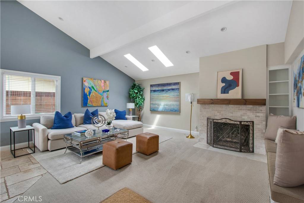Los Alamitos, CA 90720,2662 Salmon DR