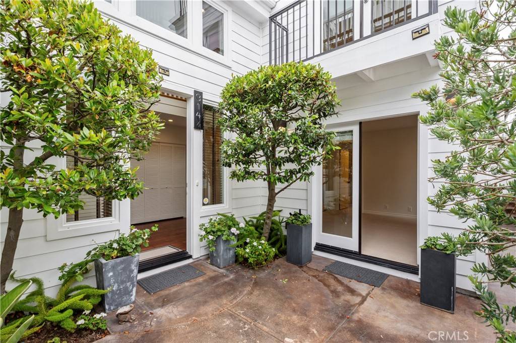 Corona Del Mar, CA 92625,314 1/2 Larkspur AVE