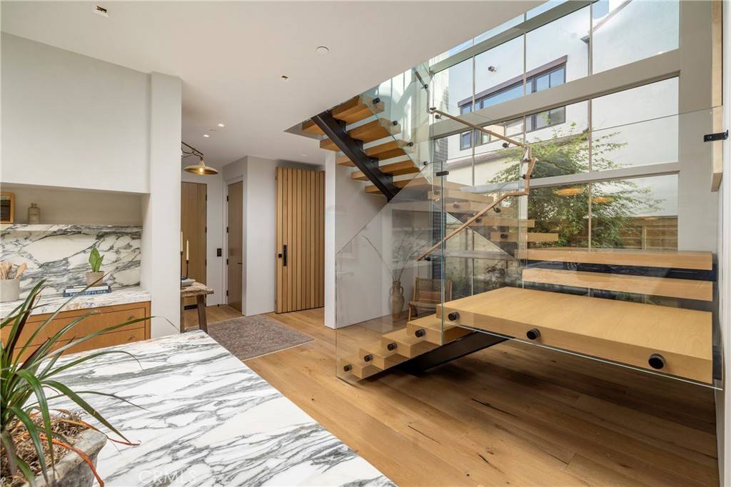 Newport Beach, CA 92663,207 Via Eboli