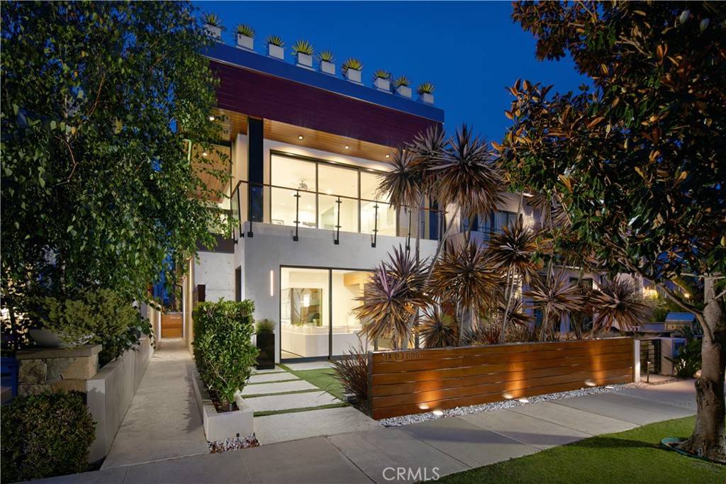 Corona Del Mar, CA 92625,604 Acacia AVE