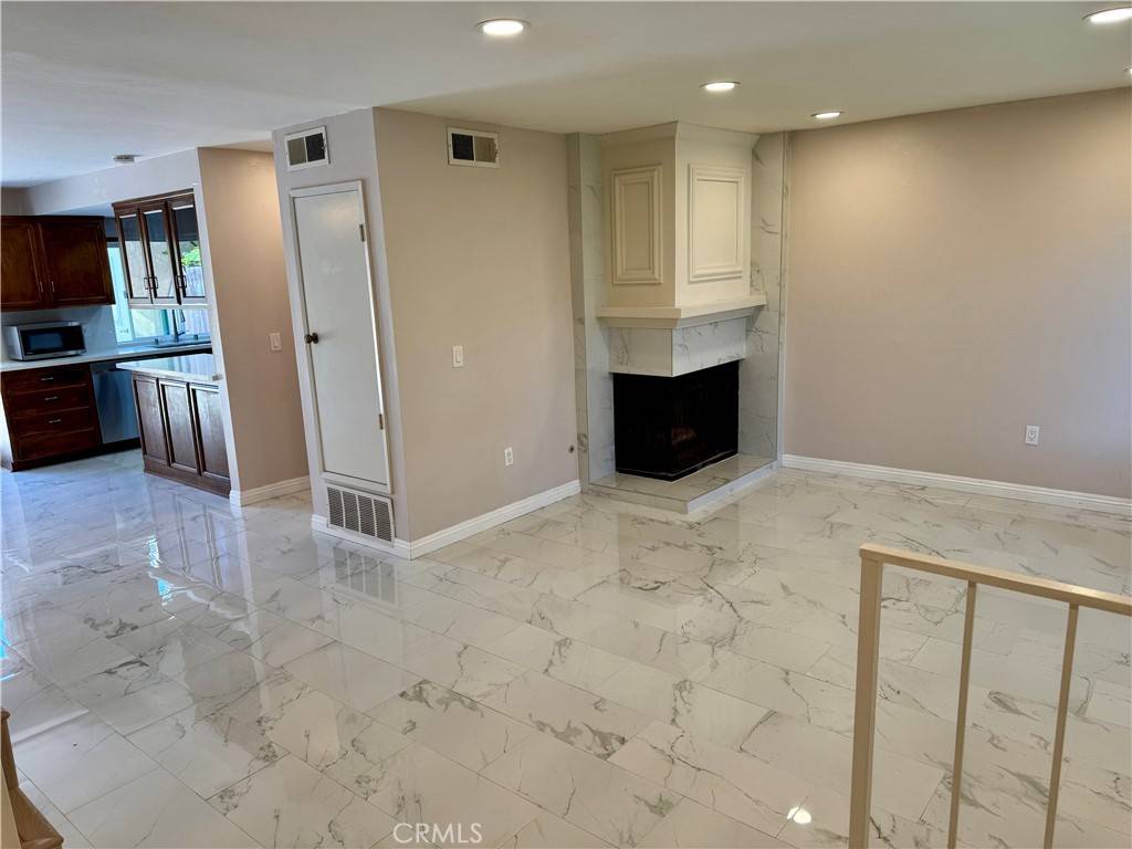 Huntington Beach, CA 92648,7627 Rapids DR