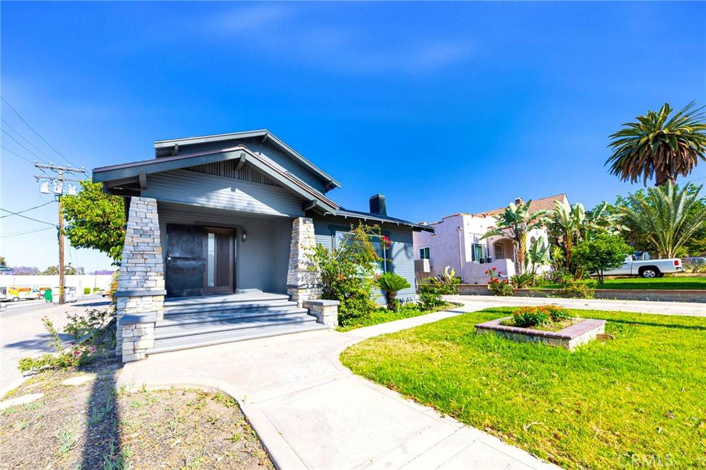 Corona, CA 92879,615 S Victoria AVE