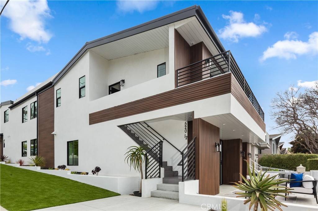 Corona Del Mar, CA 92625,520 Iris #B AVE