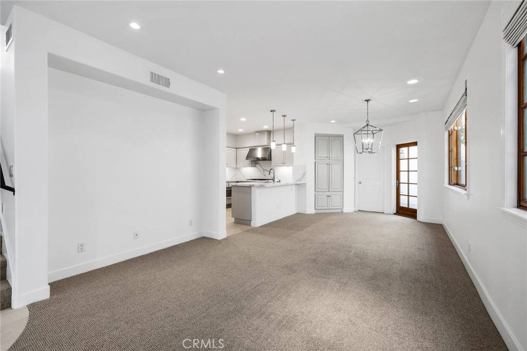 Corona Del Mar, CA 92625,502 Goldenrod AVE #1
