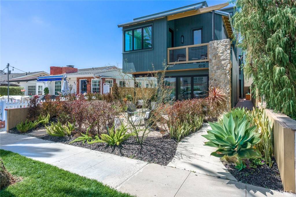 Corona Del Mar, CA 92625,619 1/2 marguerite