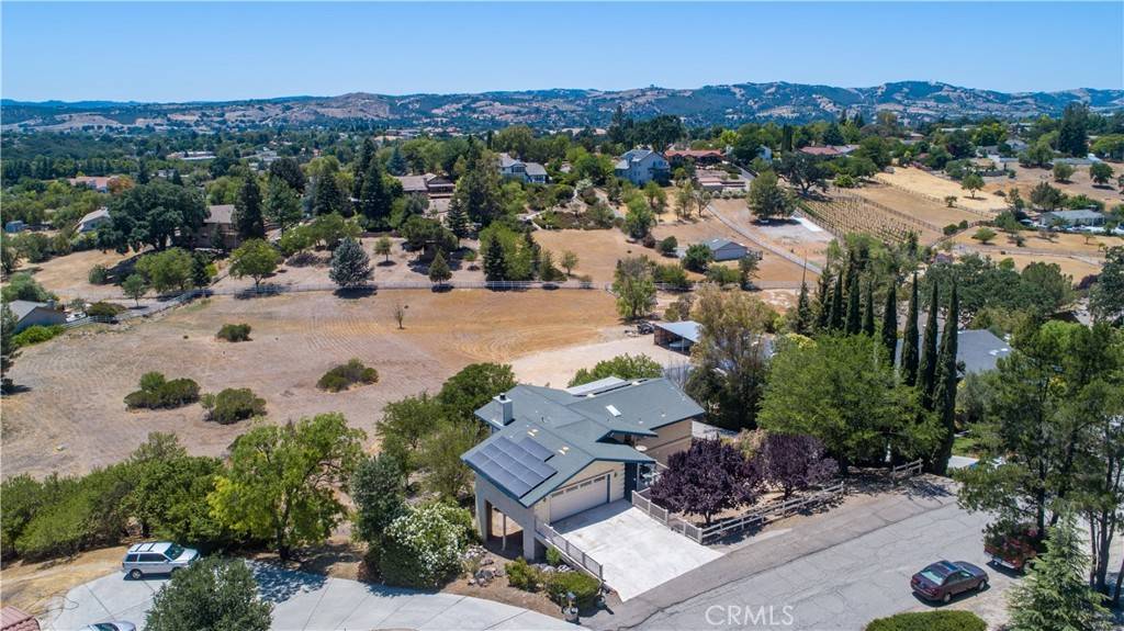 Paso Robles, CA 93446,1042 Vista Grande ST