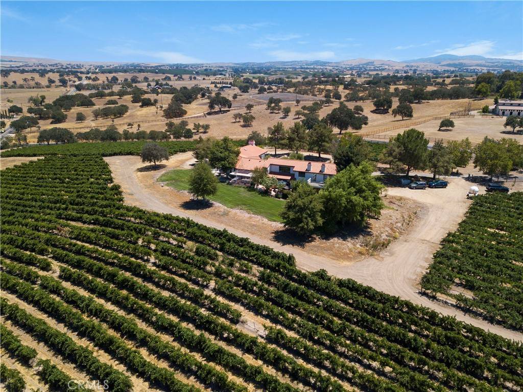 Paso Robles, CA 93446,5675 Iron Gate RD