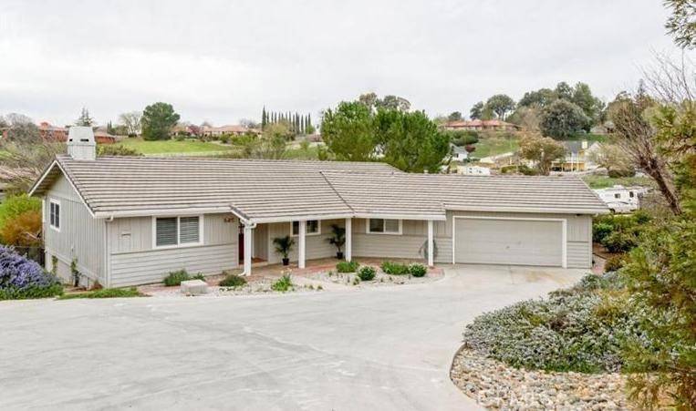 Paso Robles, CA 93446,932 Osos WAY