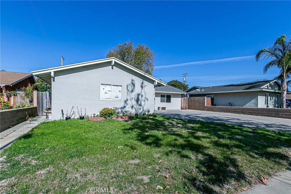 Lompoc, CA 93436,621 E Oak AVE