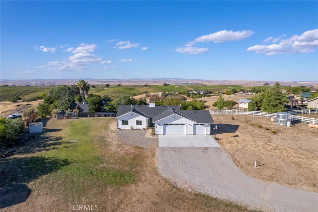 Paso Robles, CA 93446,5105 White Tail PL