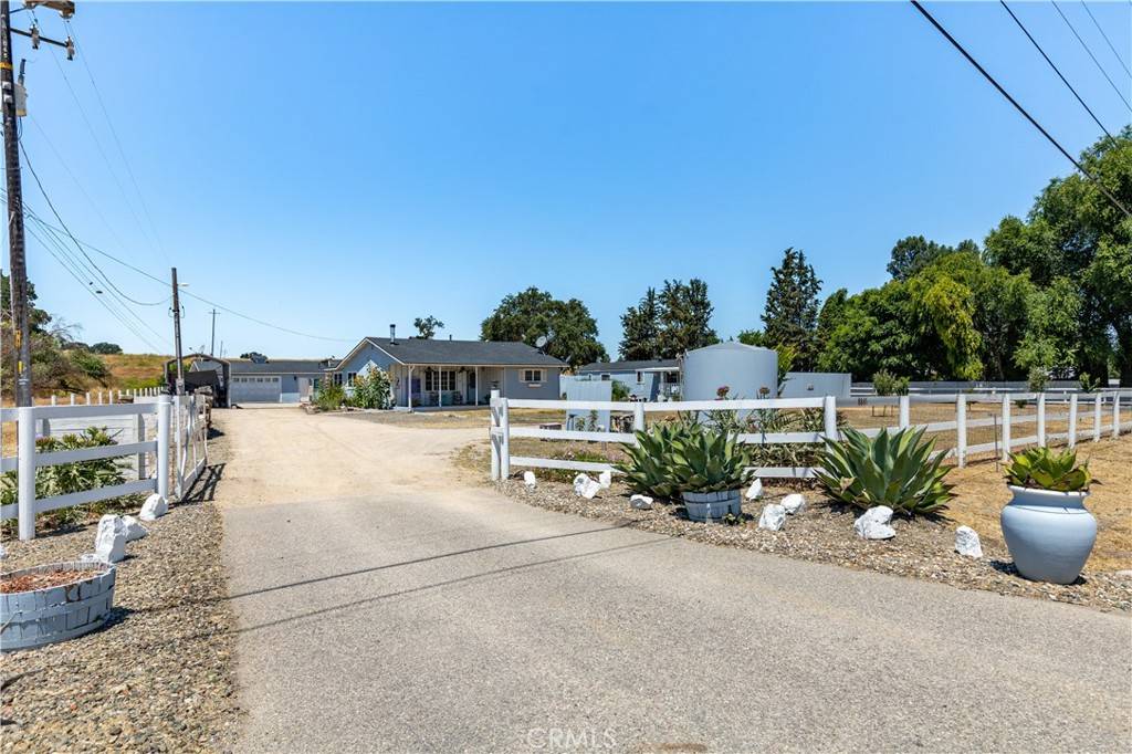 Paso Robles, CA 93446,8845 Creston RD