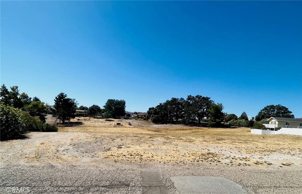 Paso Robles, CA 93446,757 Orchard DR