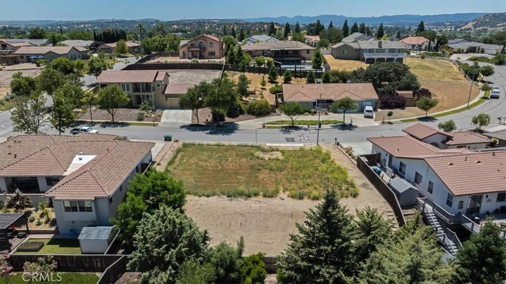 Paso Robles, CA 93446,679 Red Cloud RD