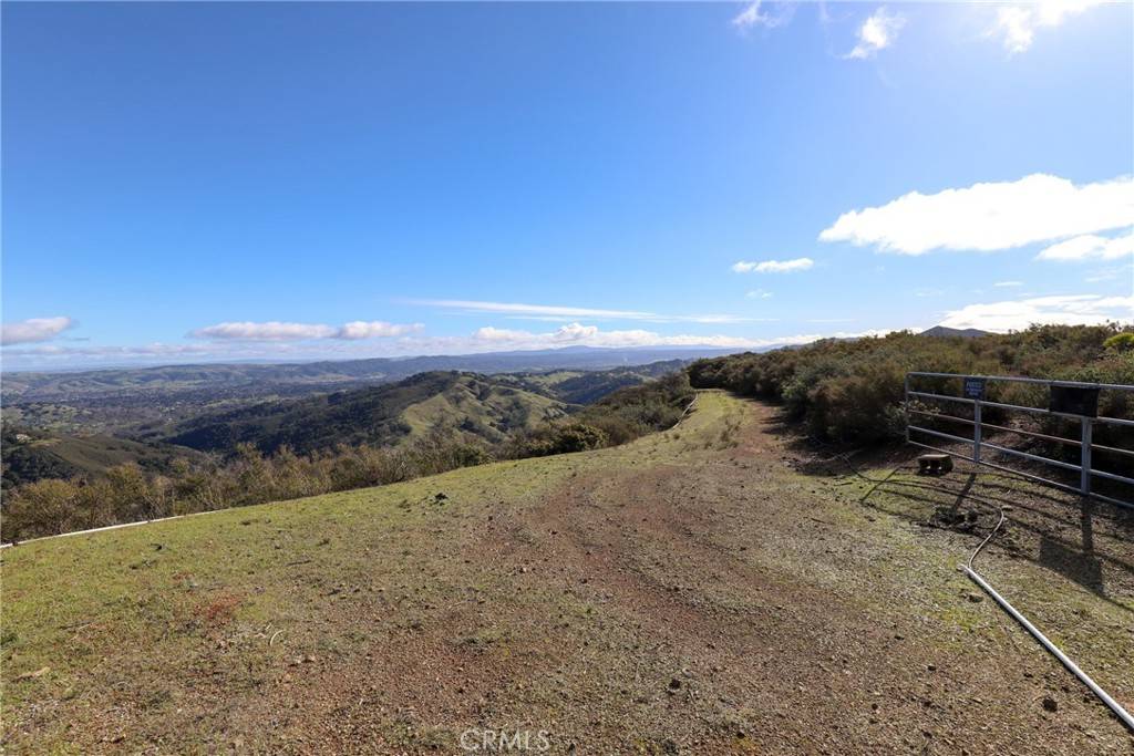 Atascadero, CA 93422,13730 Falcon RD