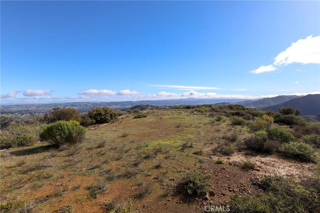 13730 Falcon RD Atascadero, CA 93422