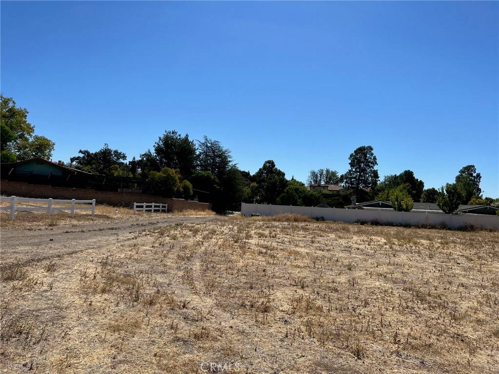 Paso Robles, CA 93446,745 Rolling Hills RD