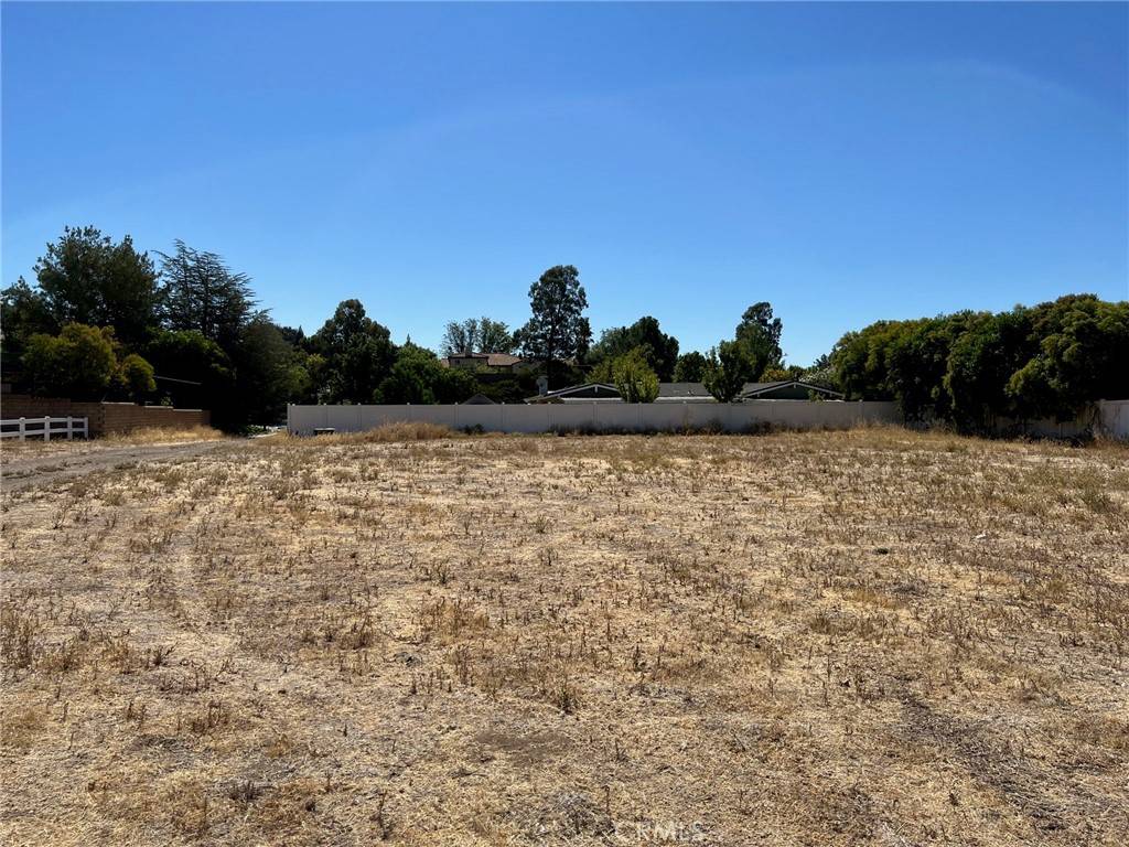 Paso Robles, CA 93446,745 Rolling Hills RD