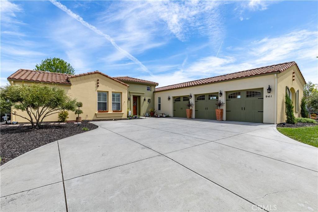 Paso Robles, CA 93446,941 Vista Cerro DR