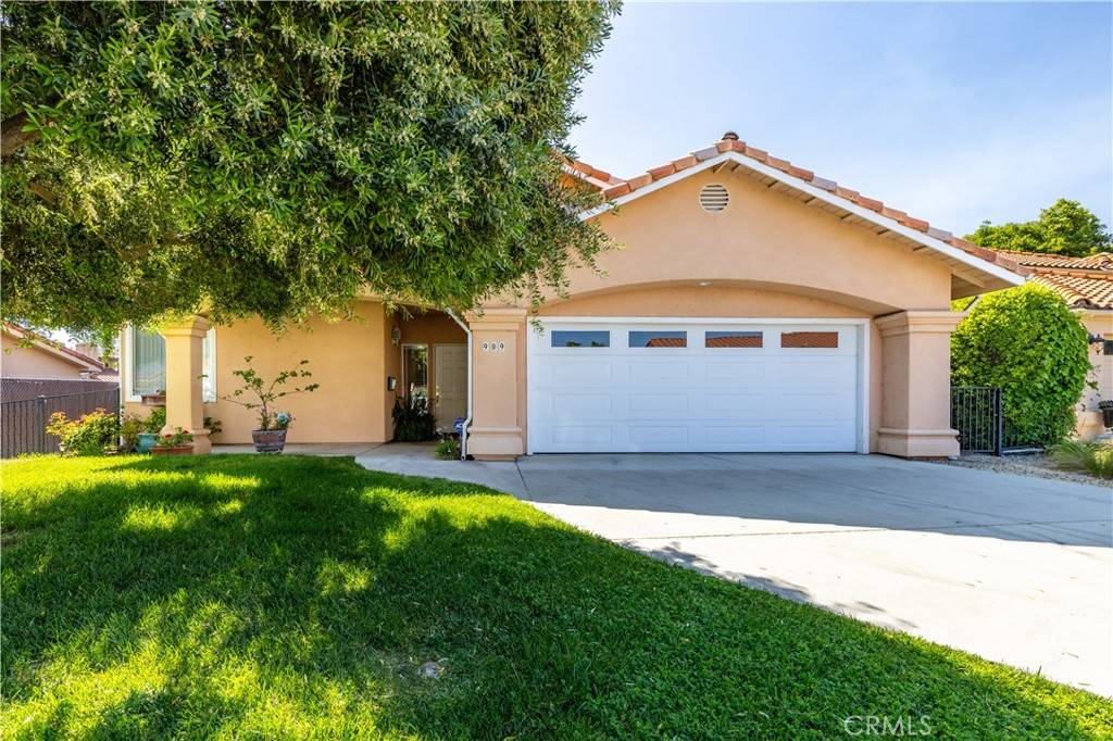 Paso Robles, CA 93446,909 Torrey Pines DR