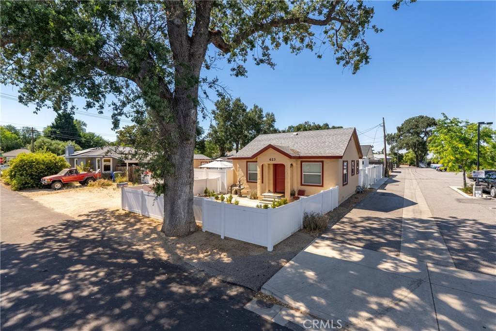 Paso Robles, CA 93446,623 2nd ST