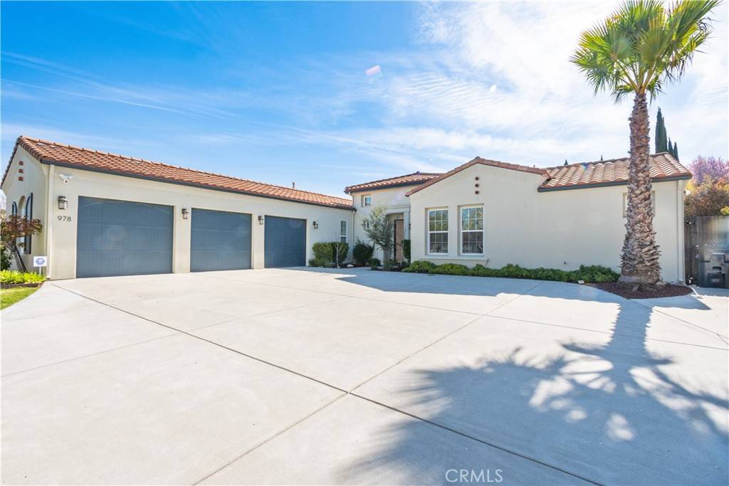 Paso Robles, CA 93446,978 Vista Cerro DR