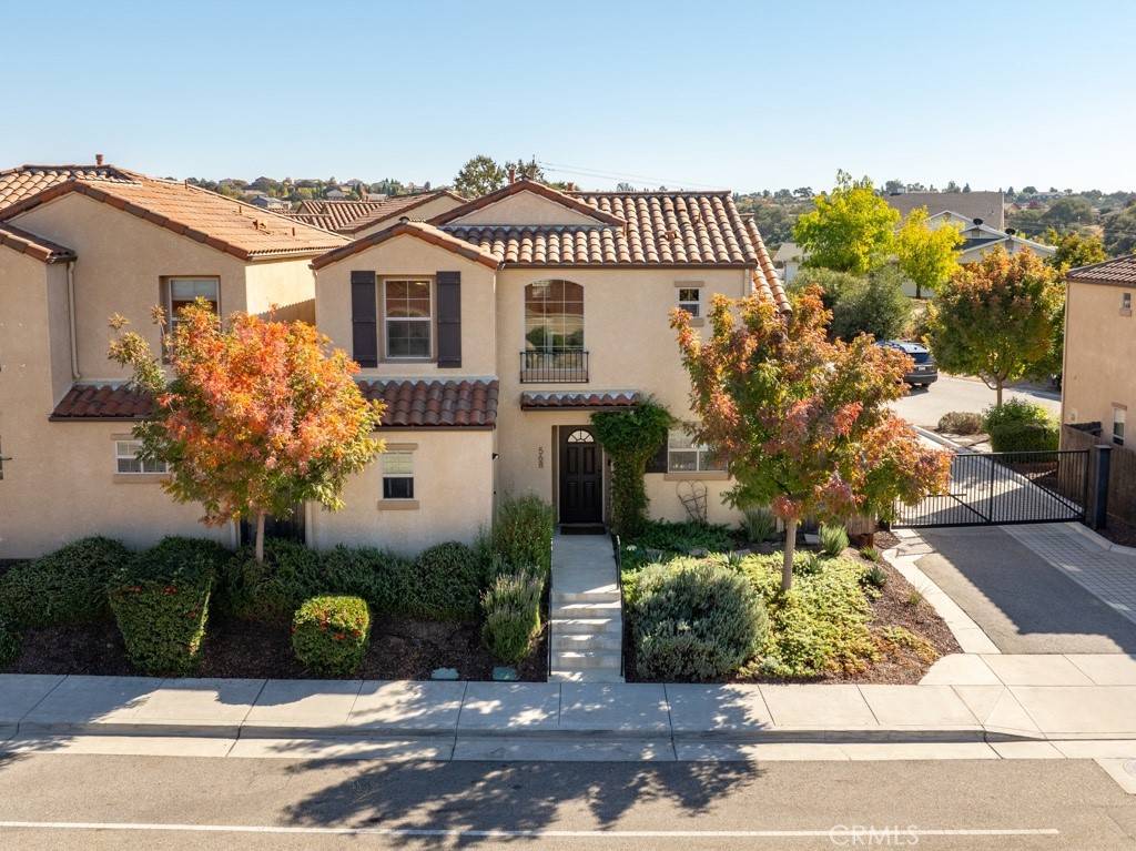 Paso Robles, CA 93446,568 River Oaks DR