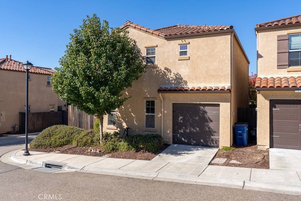 Paso Robles, CA 93446,568 River Oaks DR