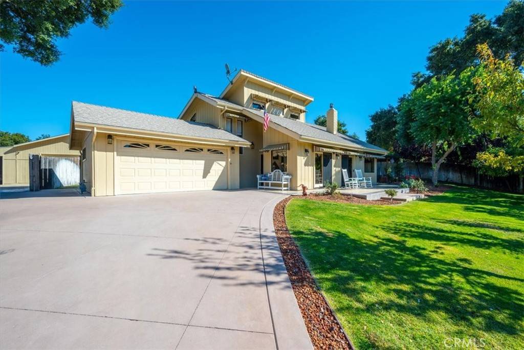 Atascadero, CA 93422,10325 Circle Oak DR