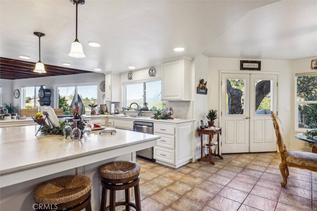 5503 Whispering Pines LN Paso Robles, CA 93446