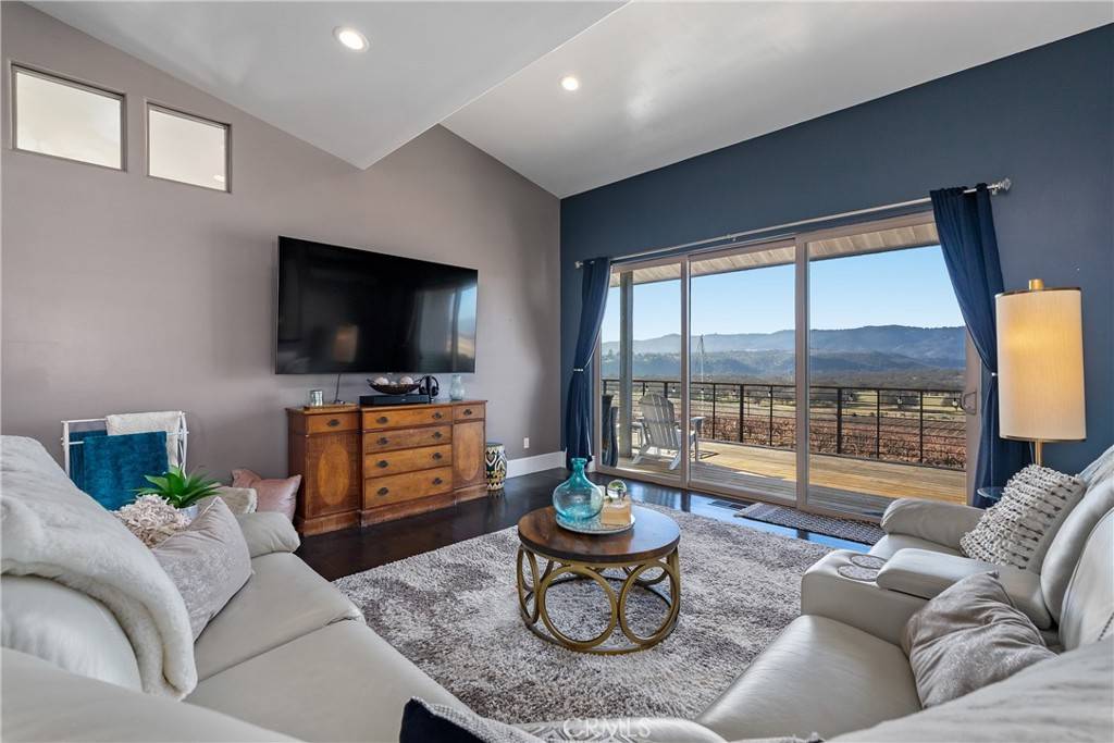 7110 Drake RD Paso Robles, CA 93446