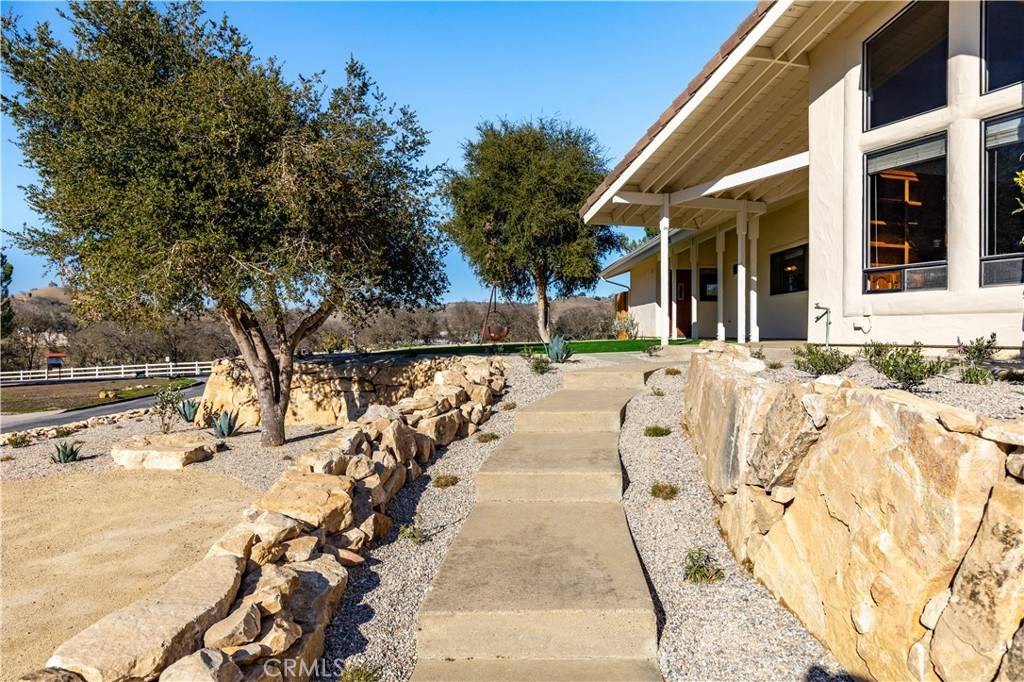 1670 Southfork PL Paso Robles, CA 93446