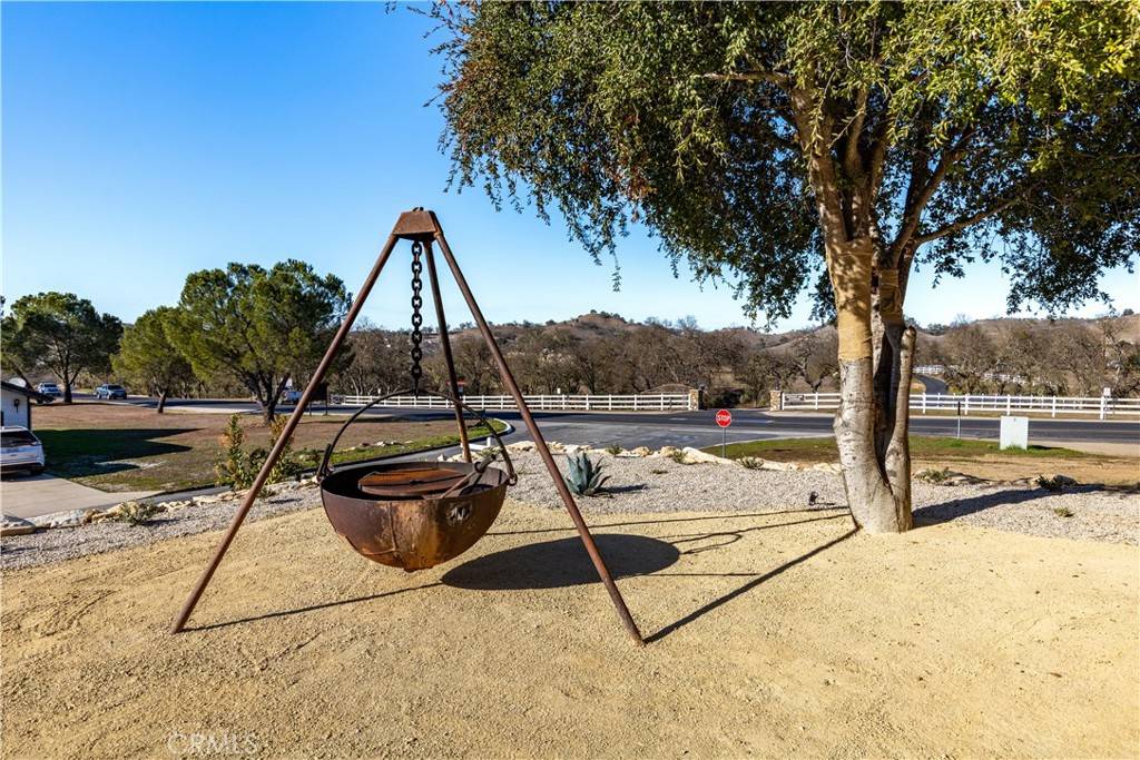 1670 Southfork PL Paso Robles, CA 93446