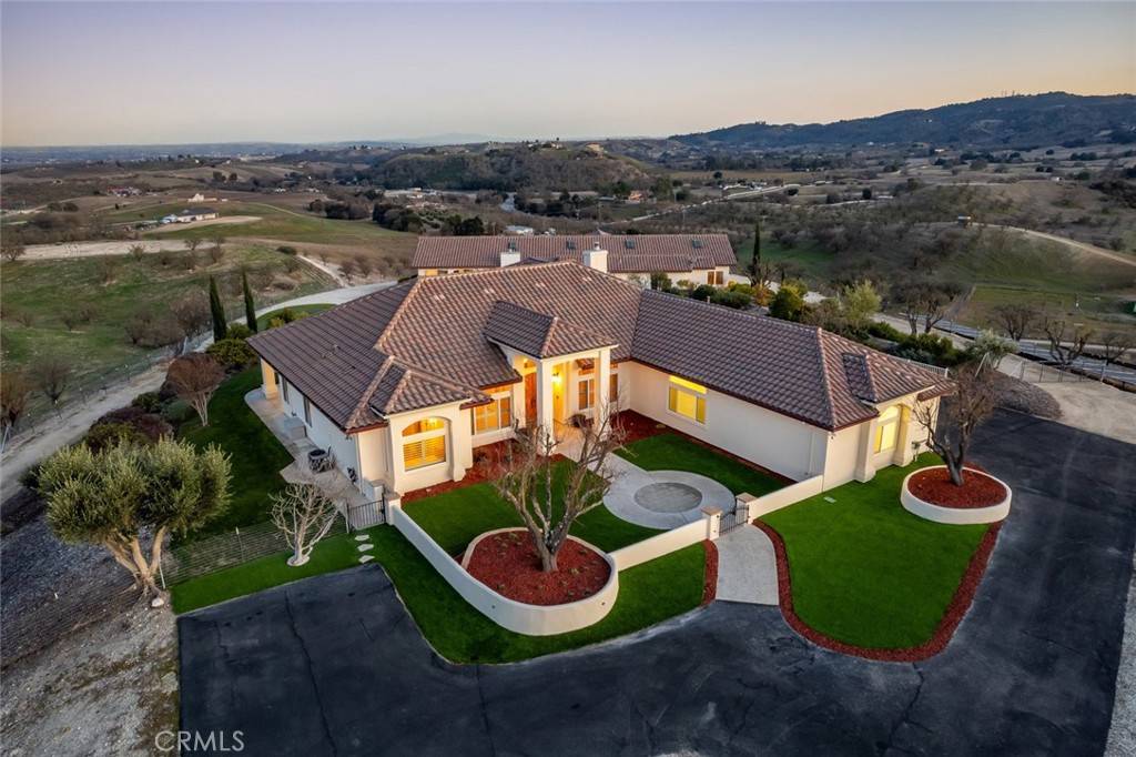 Paso Robles, CA 93446,5495 Vista Serrano WAY