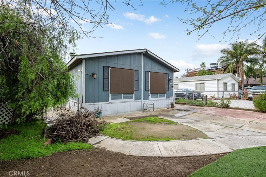 Bakersfield, CA 93307,5512 Tamarack ST